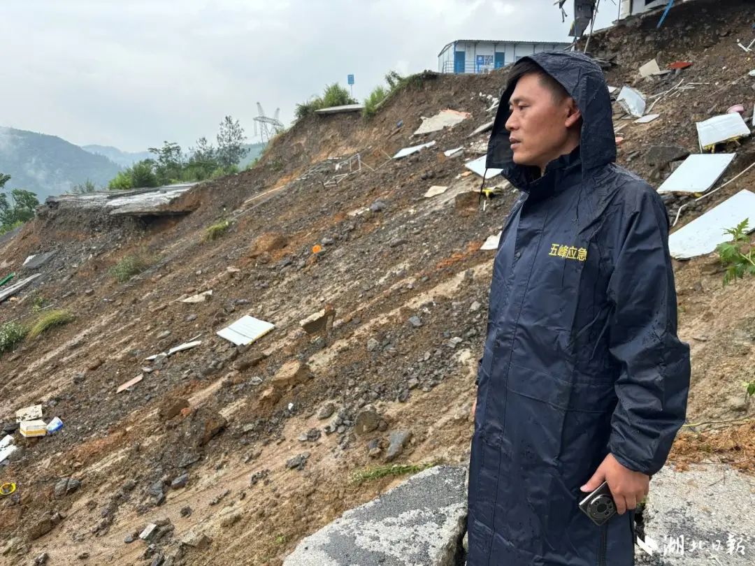 
浙江第一医院黄牛代挂号电话票贩子号贩子网上预约挂号,住院检查加快,凌晨3点突发，“撤！马上！快！”