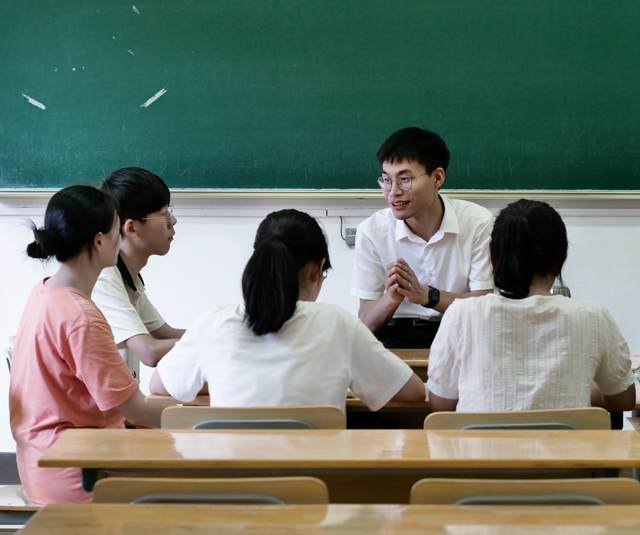 
首都医科大学附属北京口腔医院黄牛代挂号电话票贩子号贩子网上预约挂号,住院检查加快,走出小课堂，融入大社会 青春映照在谁的身上？