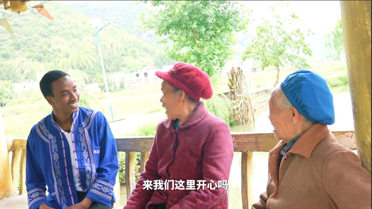 
空军特色医学中心黄牛代挂号电话票贩子号贩子网上预约挂号,住院检查加快,非洲小哥在楼纳村当“村民”丨老外村游记