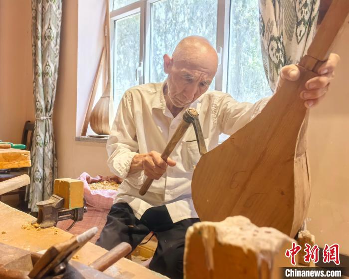 
代挂姜玉武的号黄牛代挂号电话票贩子号贩子网上预约挂号,住院检查加快,（走进中国乡村）新疆民族乐器村“飘出”文旅合奏曲