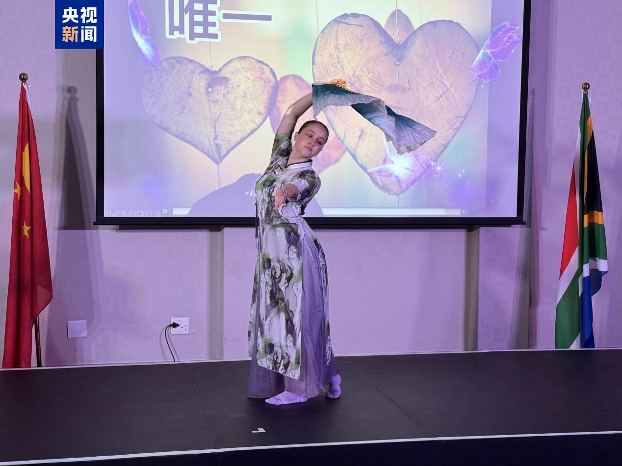 
江苏省中西医结合医院黄牛代挂号电话票贩子号贩子网上预约挂号,住院检查加快,开普敦上演中文秀 南非中小学生角逐“汉语桥”