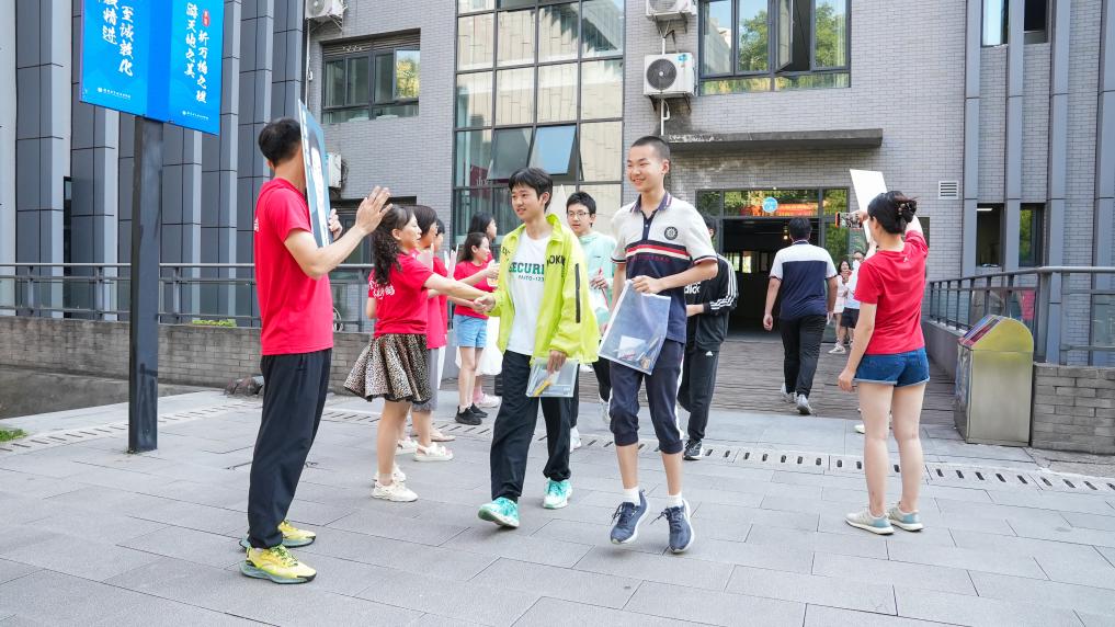 
北京世纪坛医院黄牛代挂号电话票贩子号贩子网上预约挂号,住院检查加快,新华全媒+丨2025年多地中考释放新信号