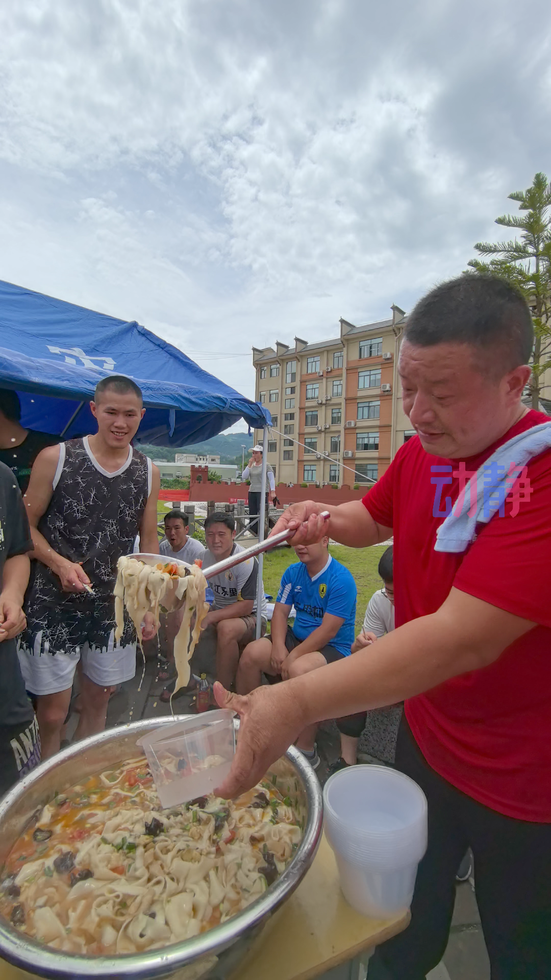 
北京广安门中医院黄牛代挂号电话票贩子号贩子网上预约挂号,住院检查加快,人心为坝，可抵万难，这就是中国式团结！
