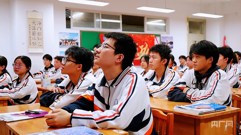 
广东省中医院黄牛代挂号电话票贩子号贩子网上预约挂号,住院检查加快,我的高考丨“特别的礼物”让“最后一课”温情满满