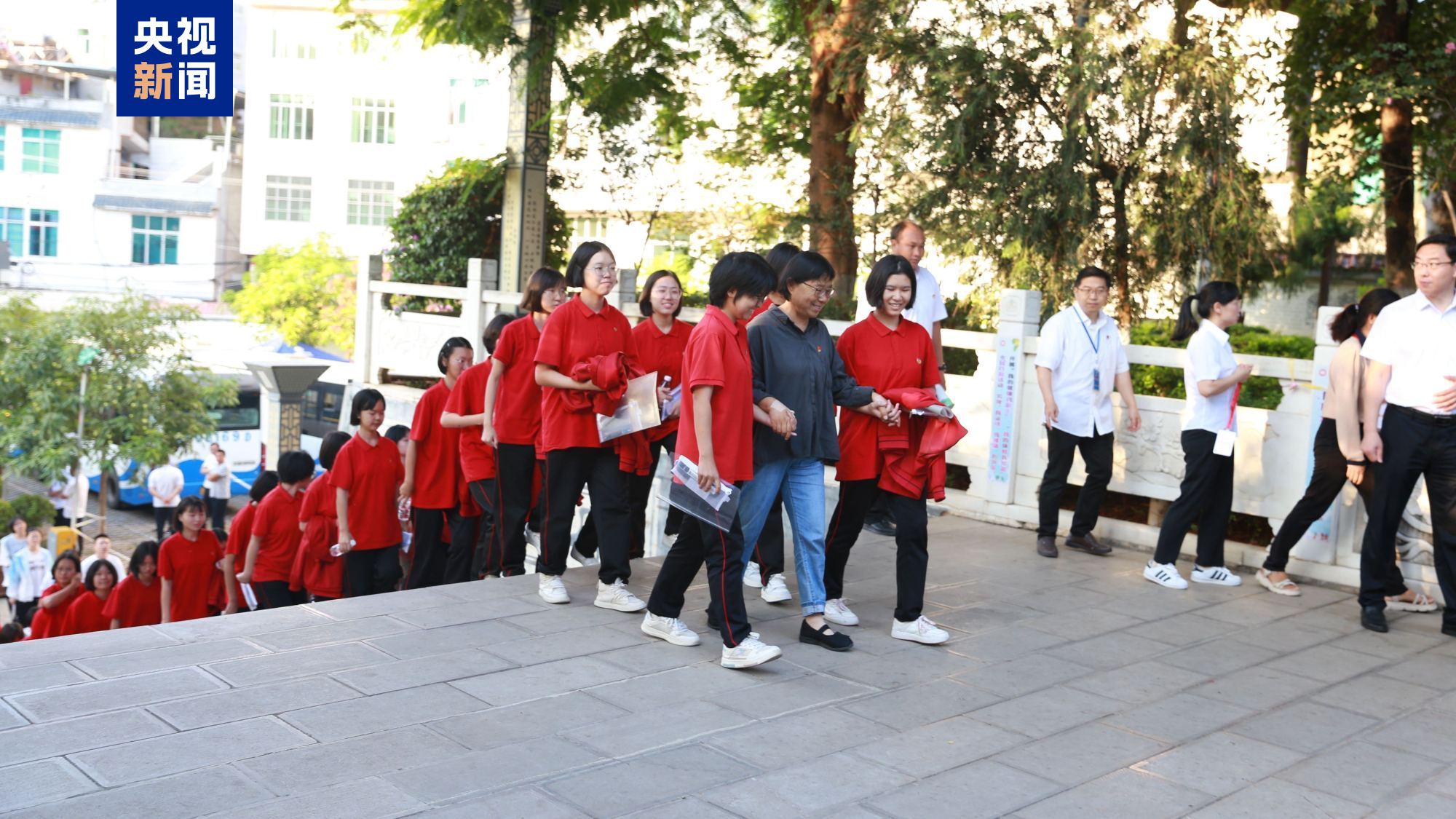 
北京大学第三医院黄牛代挂号电话票贩子号贩子网上预约挂号,住院检查加快,连续15年高考送考 张桂梅的小喇叭再次吹响高考冲锋号