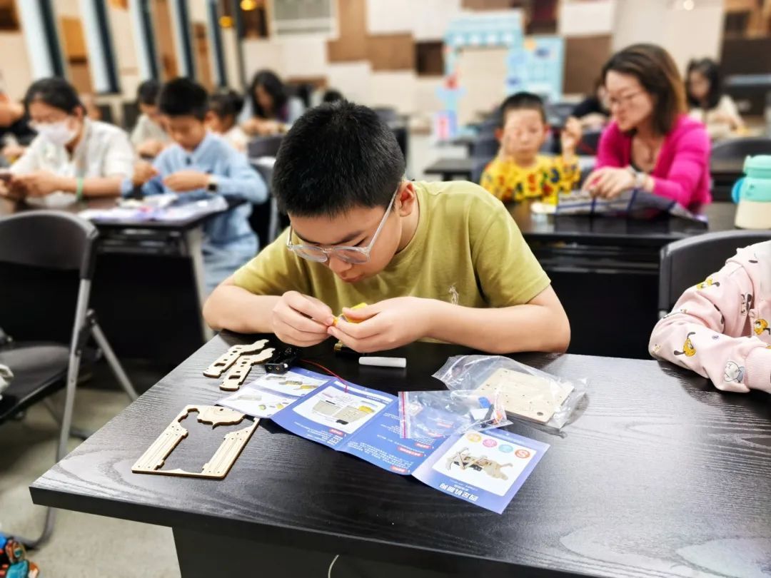 
长春吉大二院黄牛代挂号电话票贩子号贩子网上预约挂号,住院检查加快,宝山区全民数字素养与技能提升月 | 机器狗带你解锁数智生活