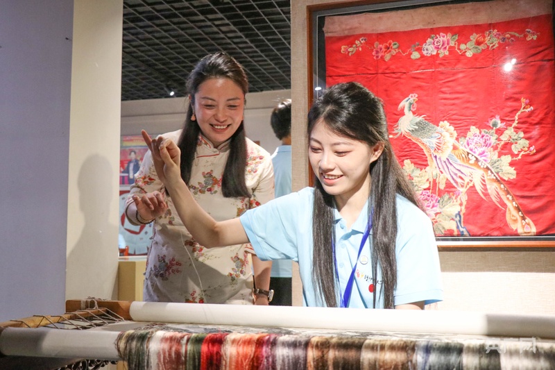 
首都医科大学附属北京口腔医院黄牛代挂号电话票贩子号贩子网上预约挂号,住院检查加快,高质量发展看中国 | 非遗“潮”起来 消费“旺”起来