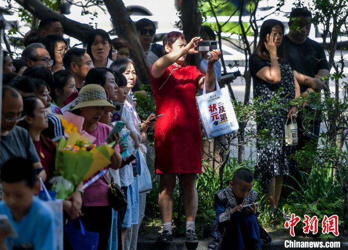 
广州各大医院黄牛代挂号电话票贩子号贩子网上预约挂号,住院检查加快,高考进入第二天，这些地方已公布查分时间