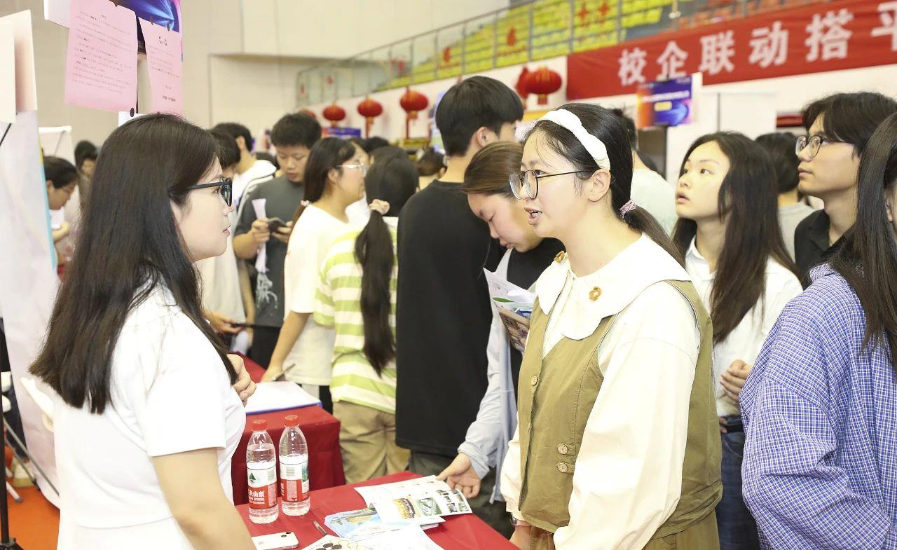 
中山大学中山眼科中心黄牛代挂号电话票贩子号贩子网上预约挂号,住院检查加快,暑期招聘高峰将至 这些岗位需求量较大