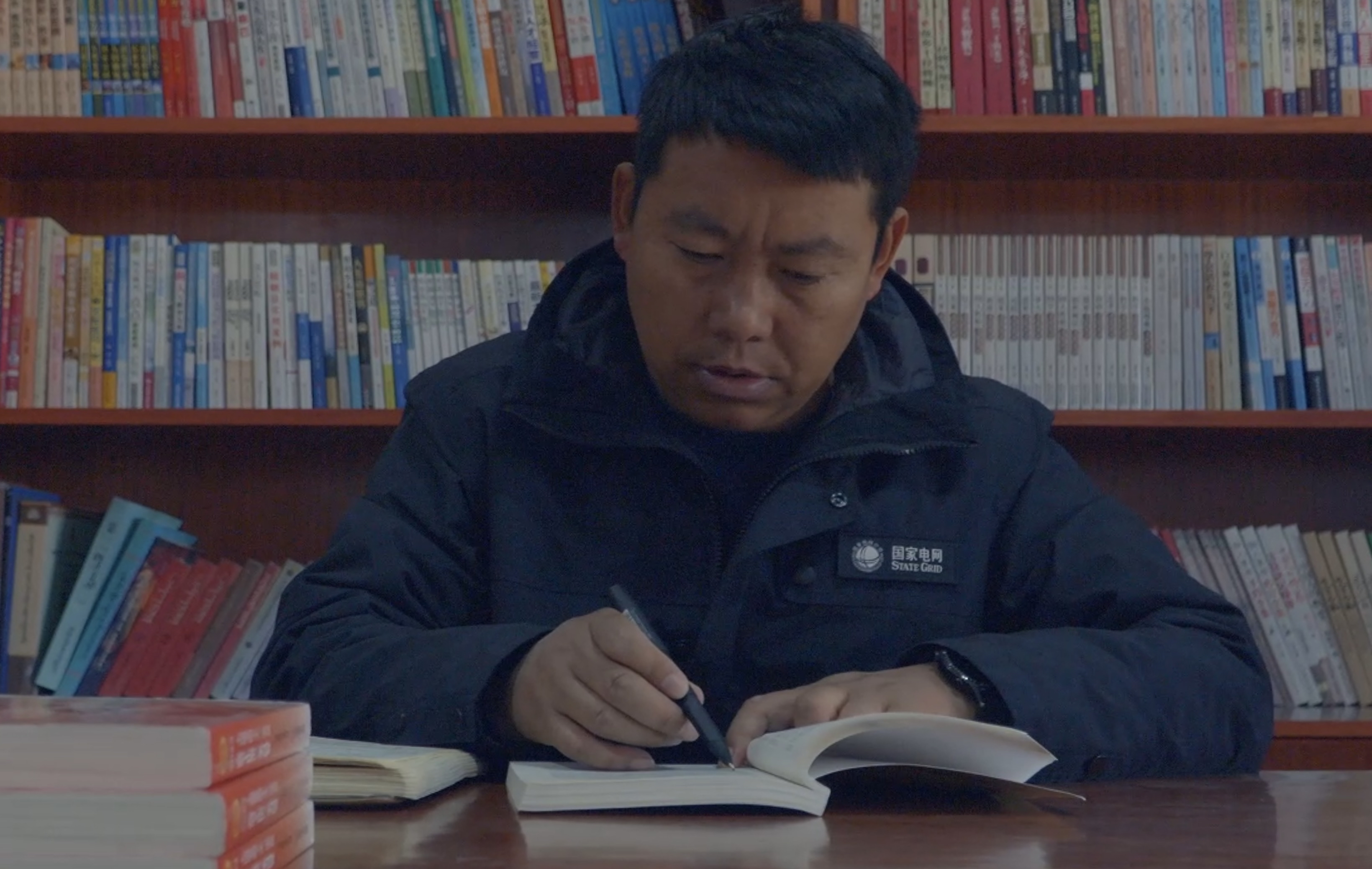 
东直门医院黄牛代挂号电话票贩子号贩子网上预约挂号,住院检查加快,藏电人普布扎西：与“电力天路”14年的不解之缘