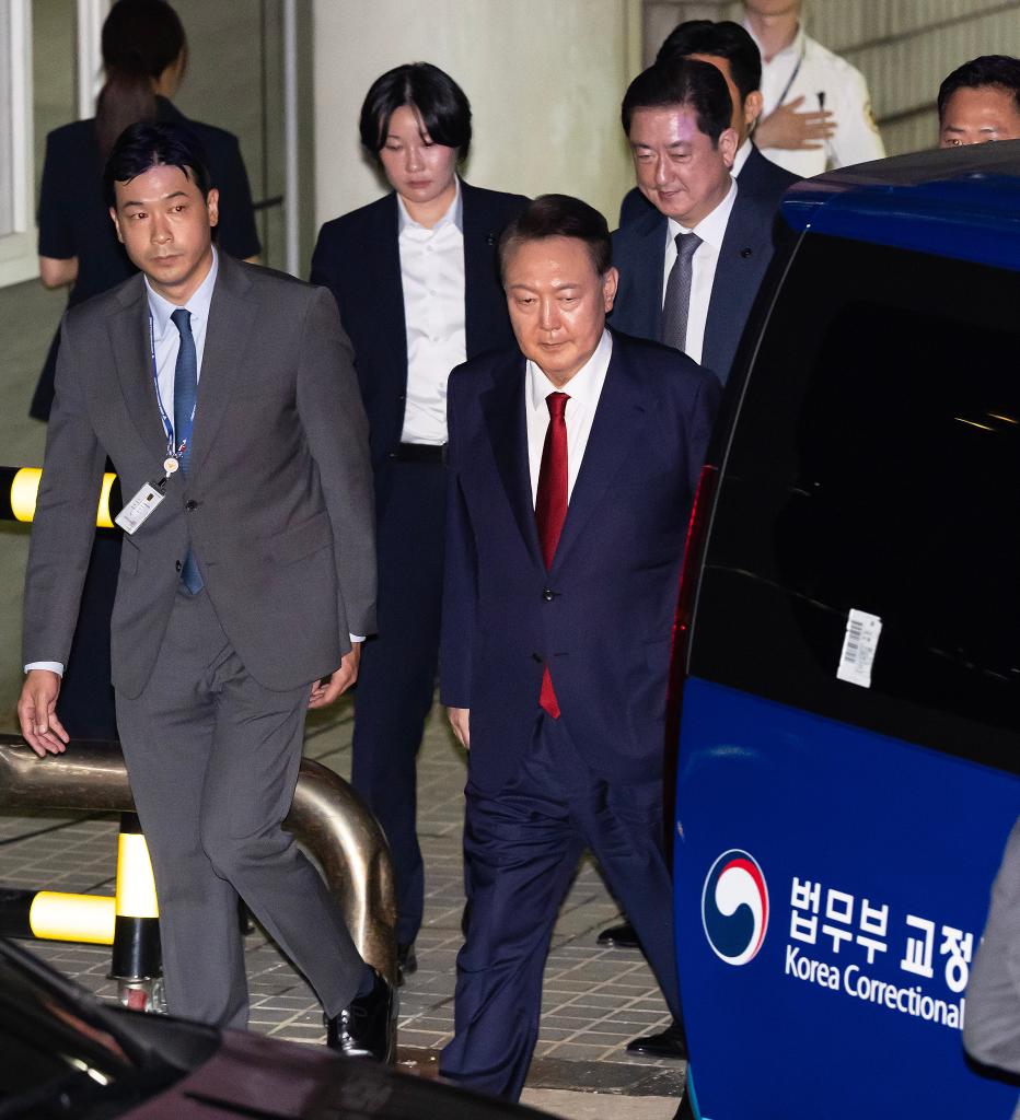 
南京军区总医院黄牛代挂号电话票贩子号贩子网上预约挂号,住院检查加快,房间没有空调、或面临死刑 尹锡悦被捕后命运如何