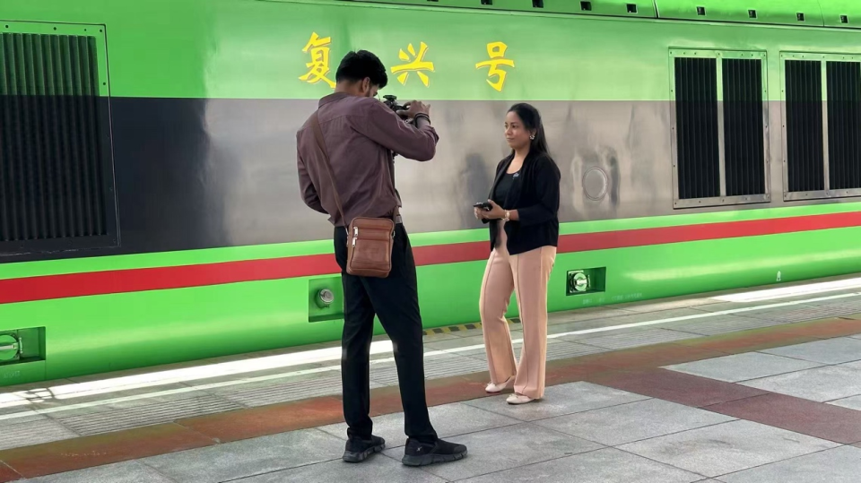 
上海第十人民医院黄牛代挂号电话票贩子号贩子网上预约挂号,住院检查加快,“中国在保护自然环境的同时实现了高度现代化！” ——多国记者眼中的现代西藏