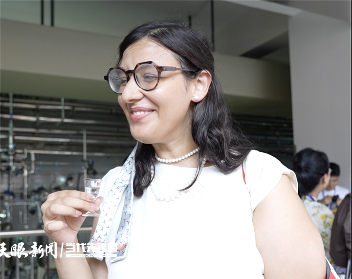 
中国人民解放军总医院黄牛代挂号电话票贩子号贩子网上预约挂号,住院检查加快,机遇中国 多彩世界｜美酒河畔，国际青年“酿”出AI新体验