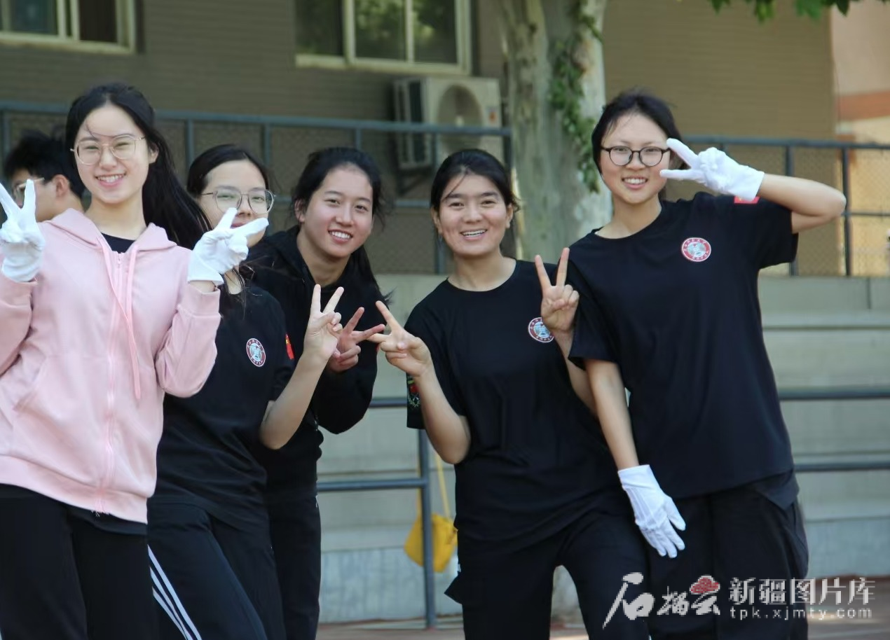 
北京各大医院黄牛代挂号电话票贩子号贩子网上预约挂号,住院检查加快,祖国大家庭的温暖丨课桌连着大江南北