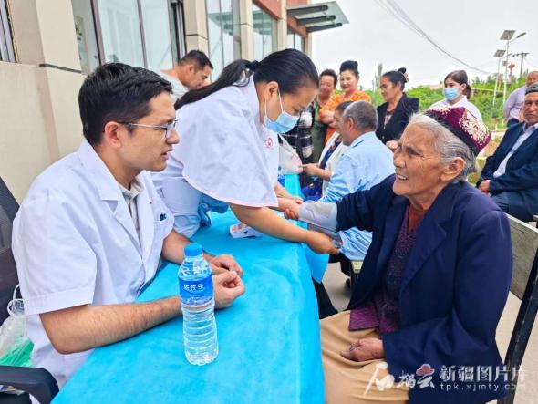 
北京各大医院黄牛代挂号电话票贩子号贩子网上预约挂号,住院检查加快,祖国大家庭的温暖丨课桌连着大江南北