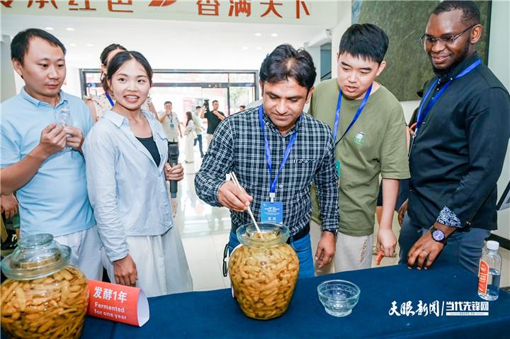 
浙江省肿瘤医院黄牛代挂号电话票贩子号贩子网上预约挂号,住院检查加快,机遇中国 多彩世界｜从西部小城到买卖全球 “火辣”中国味征服“国际胃”