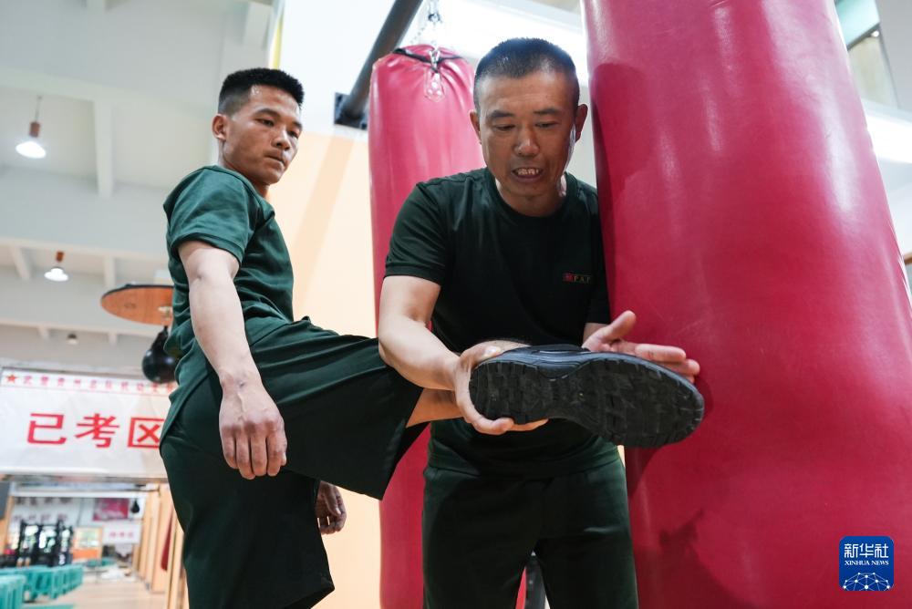 
包含北京大学第一医院黄牛代挂号电话票贩子号贩子网上预约挂号,住院检查加快,“山的那边有无限可能”——记“最美新时代革命军人”李兴坤