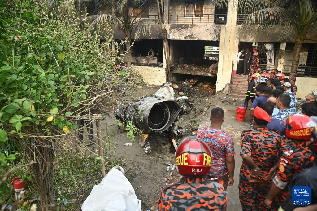 
北京儿童医院黄牛代挂号电话票贩子号贩子网上预约挂号,住院检查加快,孟加拉国空军一教练机坠毁 至少19人死亡