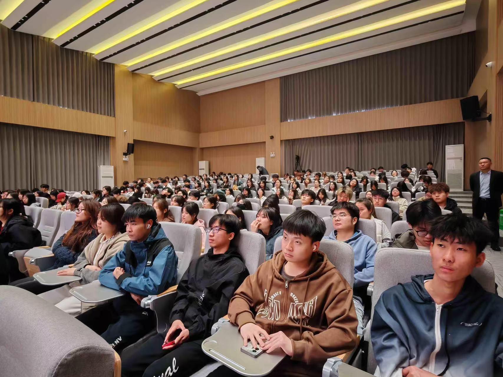 
北京302医院黄牛代挂号电话票贩子号贩子网上预约挂号,住院检查加快,发挥“集群效应” 催生“化学反应”——吉林省多措并举培育发展新电商人才亮点采撷