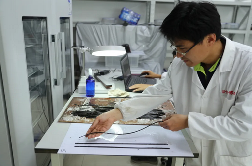 
上海儿科医院黄牛代挂号电话票贩子号贩子网上预约挂号,住院检查加快,从“软得像面条”到清晰可辨：考古人这样抢救简牍