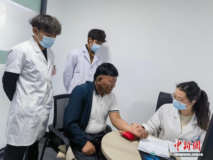 
天津肿瘤医院黄牛代挂号电话票贩子号贩子网上预约挂号,住院检查加快,（辉煌60载 魅力新西藏）海拔4500米的中医坚守