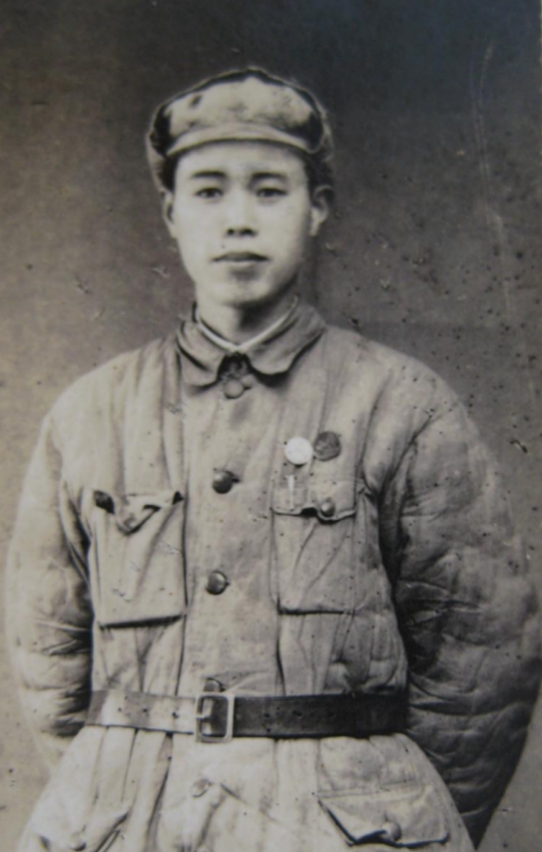 
空军特色医学中心黄牛代挂号电话票贩子号贩子网上预约挂号,住院检查加快,归来仍是少年｜消炎药人命关天！老军医一声“不能忘”震撼人心