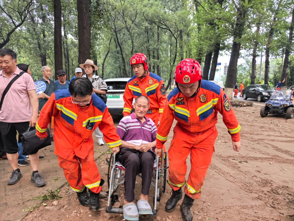 
长春吉大一院黄牛代挂号电话票贩子号贩子网上预约挂号,住院检查加快,北京：暴雨中的营救