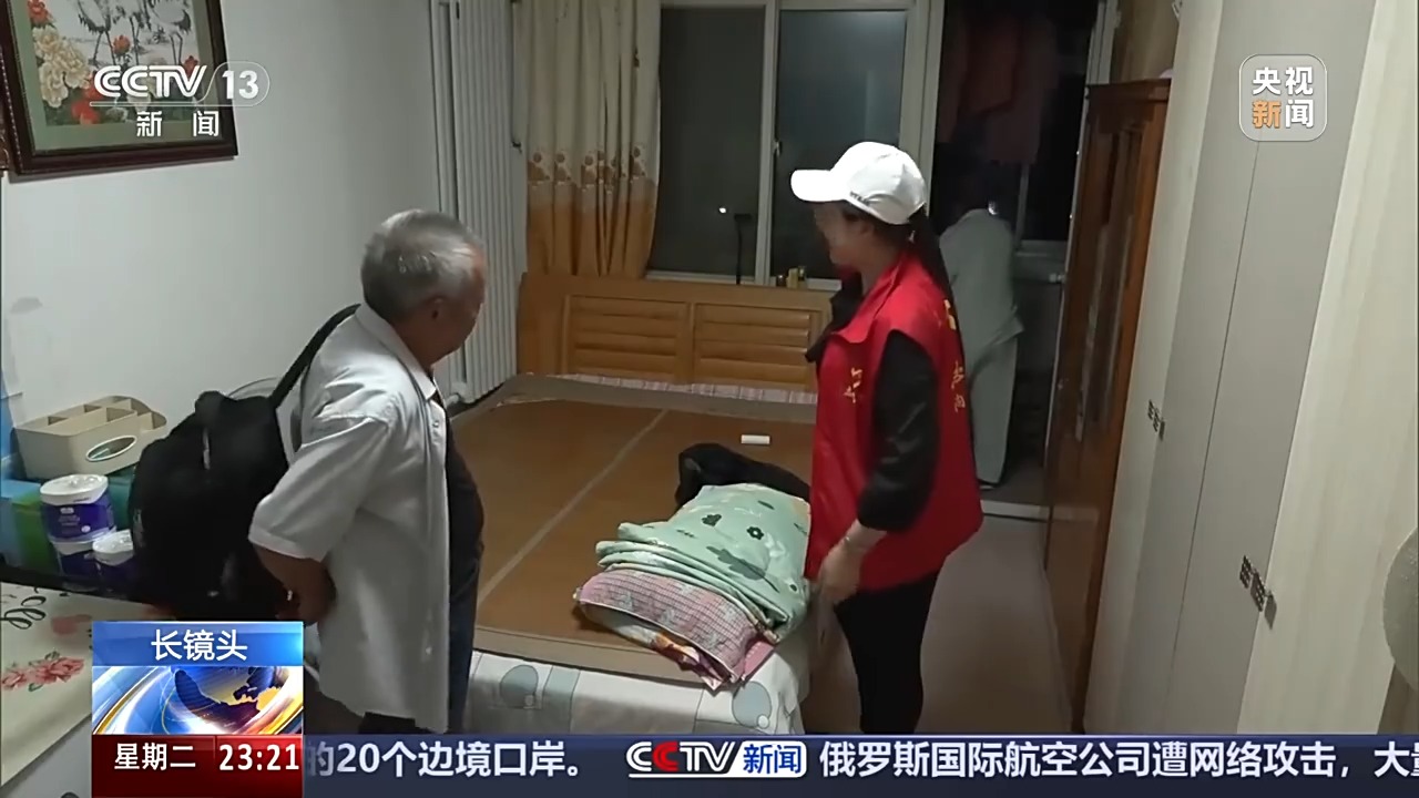 
北京同仁医院黄牛代挂号电话票贩子号贩子网上预约挂号,住院检查加快,与洪水赛跑！河北三河深夜转移5万余人 镜头记录不眠夜