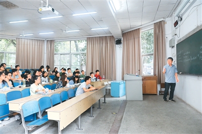 
广州各大医院黄牛代挂号电话票贩子号贩子网上预约挂号,住院检查加快,信息化时代，课堂教学还需要板书吗？