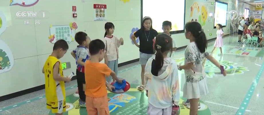 
南京各大医院黄牛代挂号电话票贩子号贩子网上预约挂号,住院检查加快,丝丝“凉意”彰显民生“温度”！暖心服务应对“烤”验 保障百姓生产生活稳定