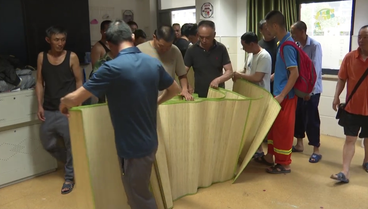 
南京各大医院黄牛代挂号电话票贩子号贩子网上预约挂号,住院检查加快,景区关闭、群众转移……台风“丹娜丝”逼近 浙江各地严阵以待
