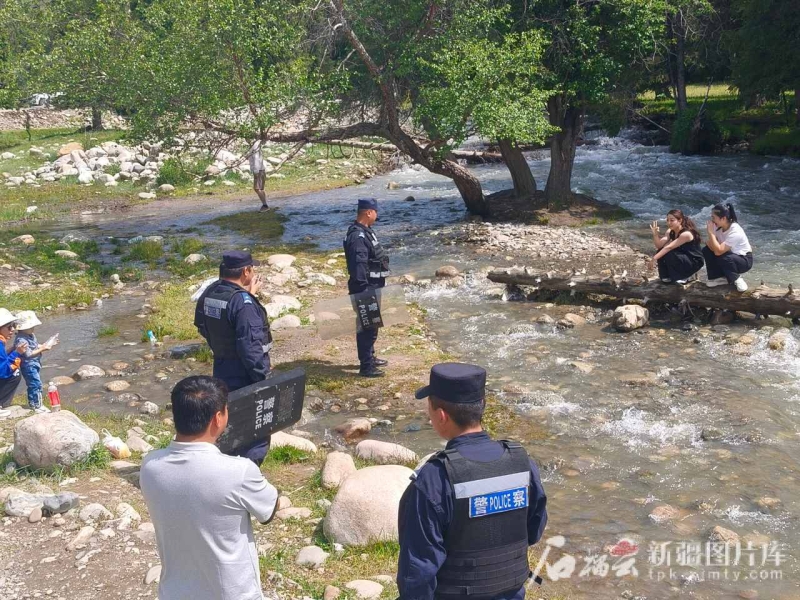 
长沙各大医院黄牛代挂号电话票贩子号贩子网上预约挂号,住院检查加快,“我们身体里面流的是党和人民的血。”无人机丢后，唐山游客被新疆民警这句话破防了