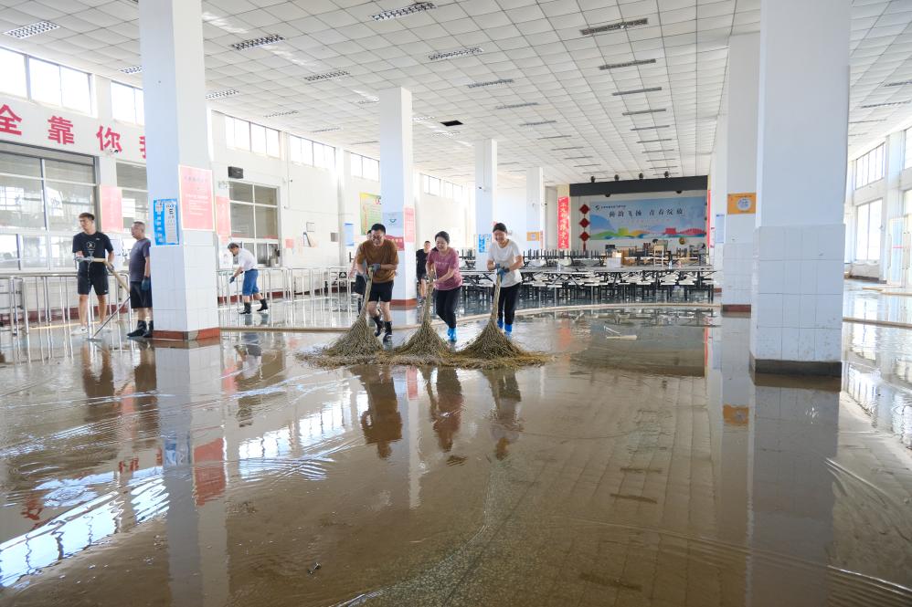 
上海胸科医院黄牛代挂号电话票贩子号贩子网上预约挂号,住院检查加快,泃河渐静——天津受灾地区灾后恢复见闻