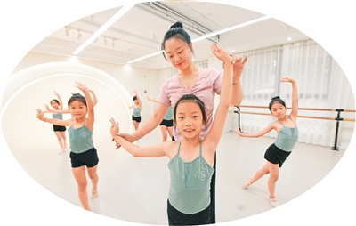 
重庆儿童医院黄牛代挂号电话票贩子号贩子网上预约挂号,住院检查加快,翩翩起舞（侨乡新貌）