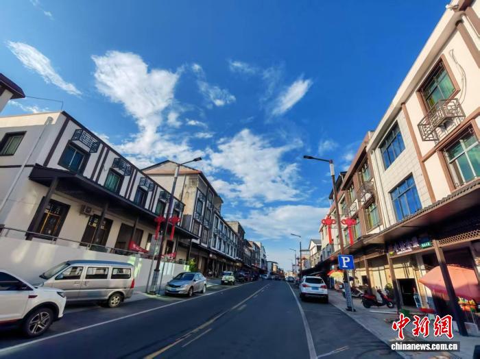
上海第十人民医院黄牛代挂号电话票贩子号贩子网上预约挂号,住院检查加快,台湾设计师妙手点靓“冷泉小镇”