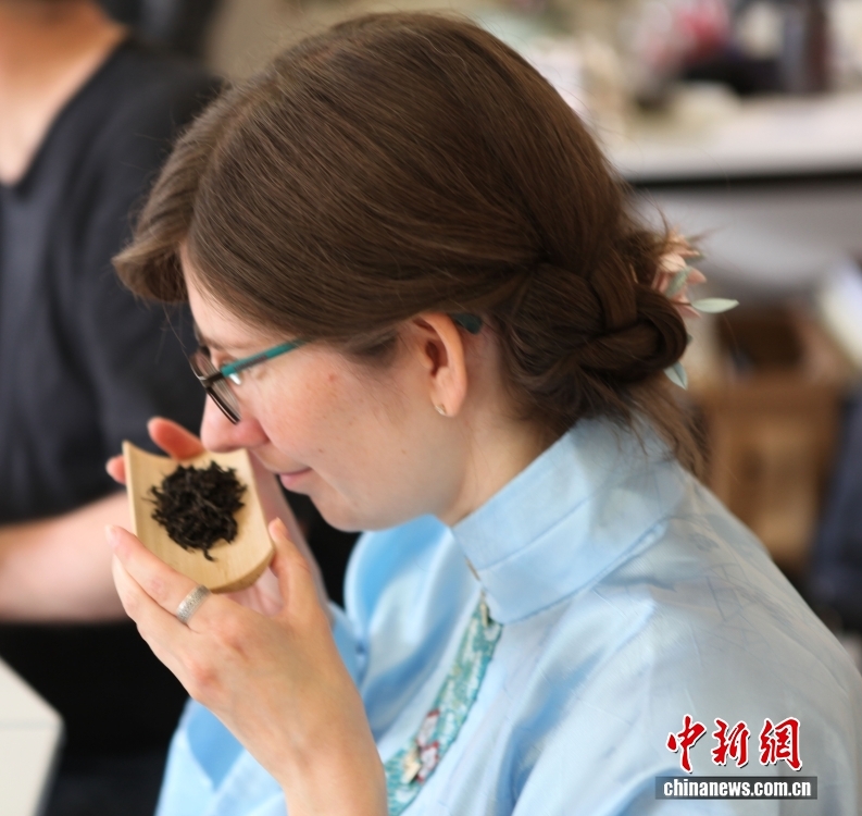 
北京301医院黄牛代挂号电话票贩子号贩子网上预约挂号,住院检查加快,“汉服与茶席”雅集在荷兰海牙举行