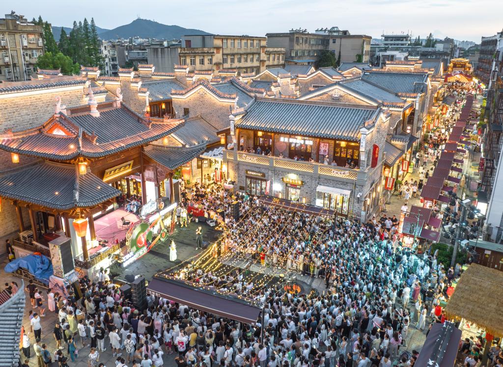 
北京大学人民医院黄牛代挂号电话票贩子号贩子网上预约挂号,住院检查加快,权威解读｜从7月数据看中国经济增长点