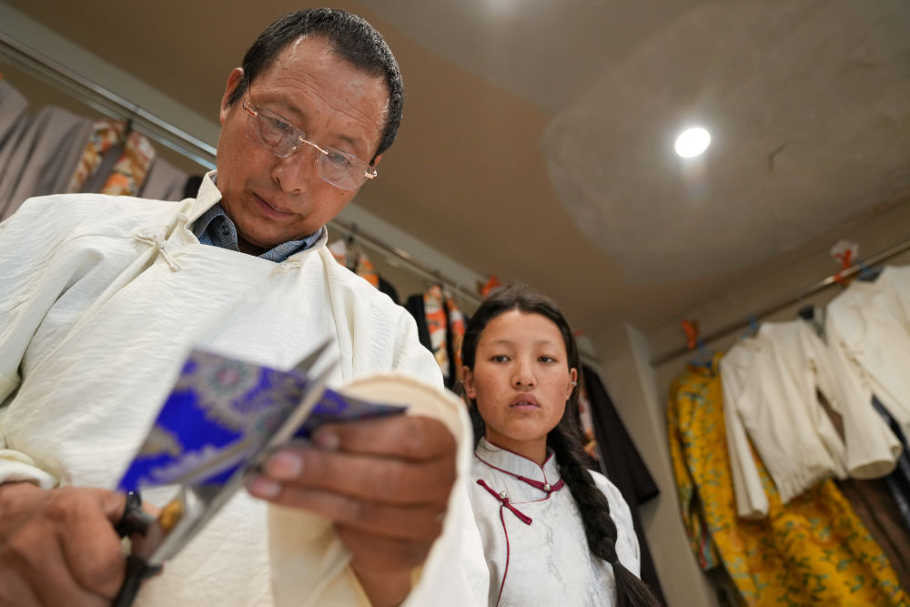 
湖南中医附一医院黄牛代挂号电话票贩子号贩子网上预约挂号,住院检查加快,新华全媒+·匠心记 | 自治区周年庆系列之传统藏装：雪域儿女之大美
