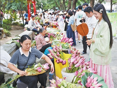 
浙江省人民医院黄牛代挂号电话票贩子号贩子网上预约挂号,住院检查加快,来，逛逛“荷花市集”