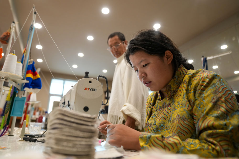 
湖南中医附一医院黄牛代挂号电话票贩子号贩子网上预约挂号,住院检查加快,新华全媒+·匠心记 | 自治区周年庆系列之传统藏装：雪域儿女之大美