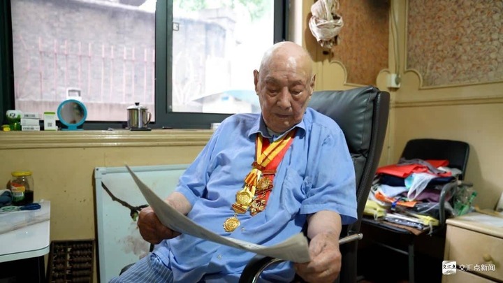
南京市第一医院黄牛代挂号电话票贩子号贩子网上预约挂号,住院检查加快,归来仍是少年｜七块弹片至今嵌在身体里！百岁“机枪班长”一生践行使命担当