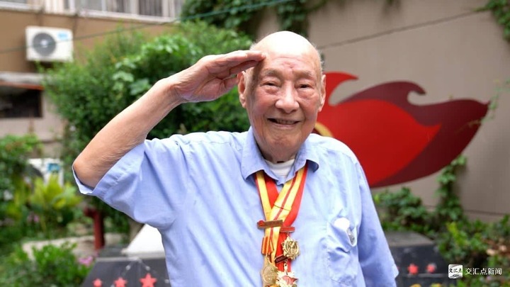 
南京市第一医院黄牛代挂号电话票贩子号贩子网上预约挂号,住院检查加快,归来仍是少年｜七块弹片至今嵌在身体里！百岁“机枪班长”一生践行使命担当