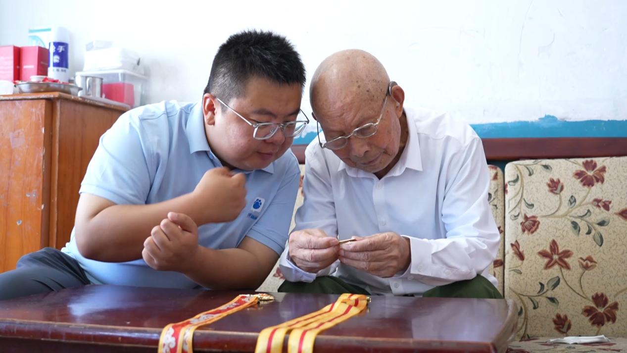
江苏省中西医结合医院黄牛代挂号电话票贩子号贩子网上预约挂号,住院检查加快,纪念章里的山河记忆 | 草鞋走出的抗战路