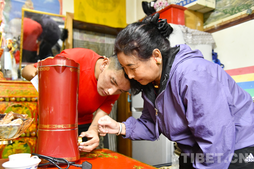 
博爱医院黄牛代挂号电话票贩子号贩子网上预约挂号,住院检查加快,【辉煌60载 魅力新西藏】阿佳卓嘎家的酥油茶“出锅”啦