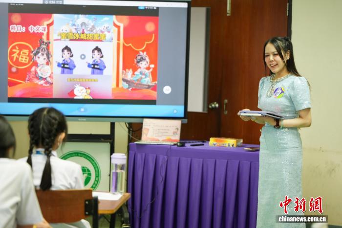 
北京大学肿瘤医院黄牛代挂号电话票贩子号贩子网上预约挂号,住院检查加快,泰国83所学校100名本土教师共赴“汉教英雄会”