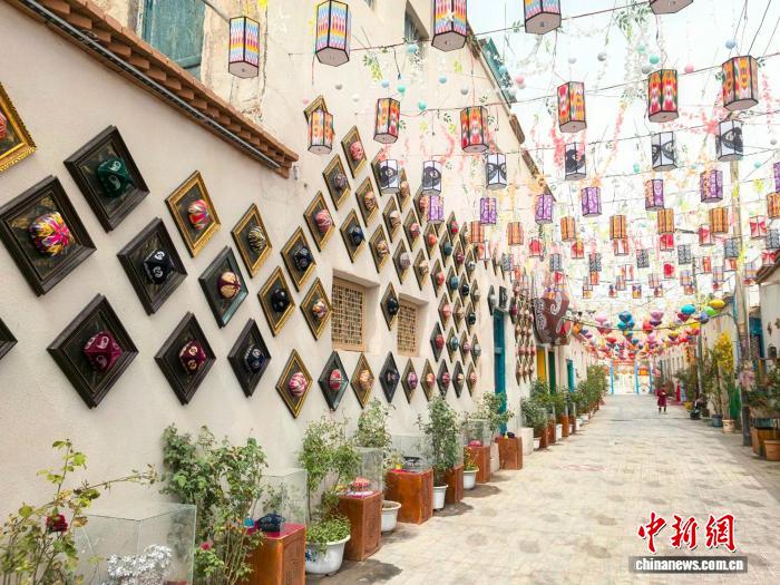 
杭州市妇幼保健院黄牛代挂号电话票贩子号贩子网上预约挂号,住院检查加快,新疆库车老巷变新景 客逐“花帽”来