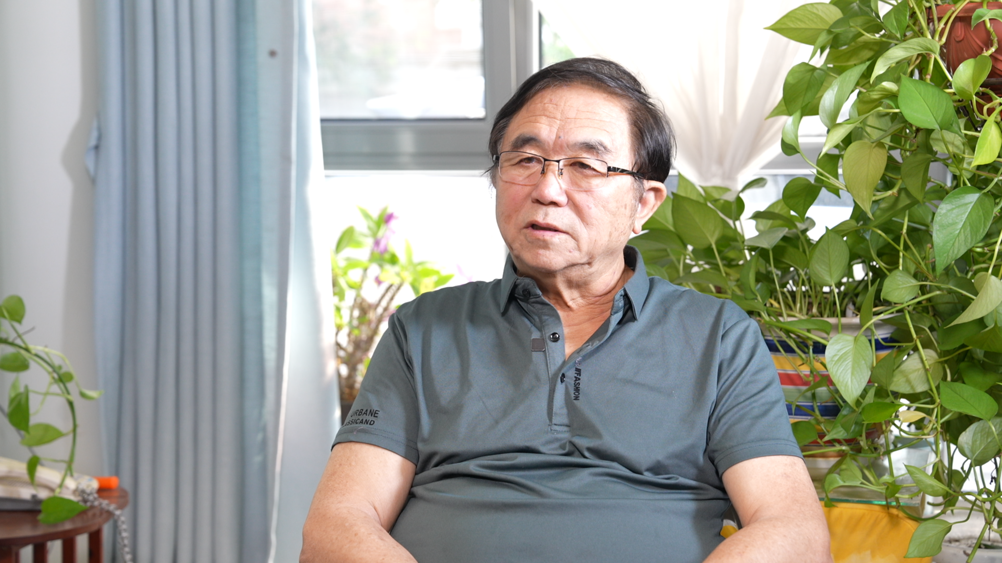 
上海各大医院黄牛代挂号电话票贩子号贩子网上预约挂号,住院检查加快,他们何以被千家万户奉为“新门神”