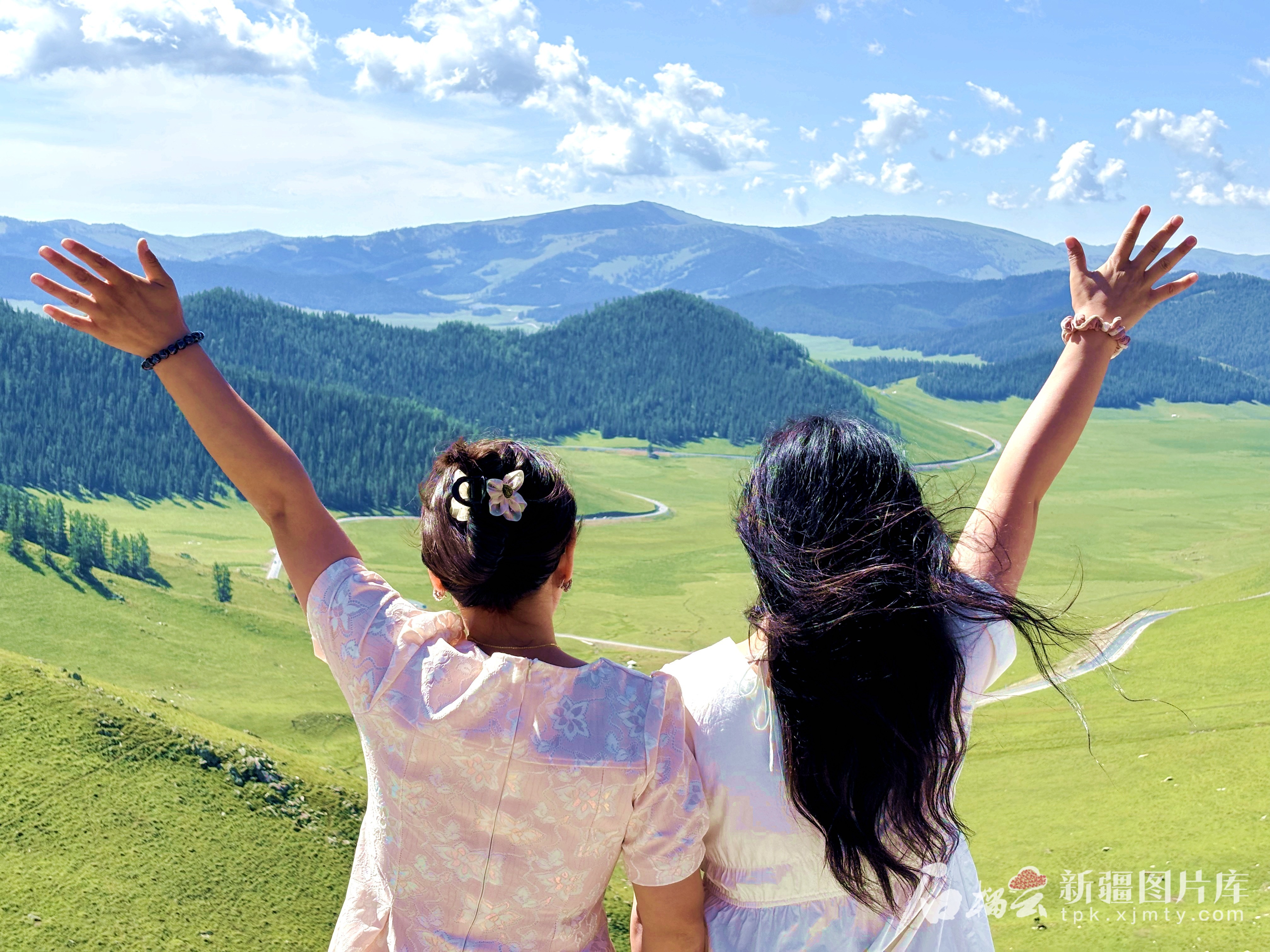 
中国中医科学院西苑黄牛代挂号电话票贩子号贩子网上预约挂号,住院检查加快,2025新疆经济半年报丨新疆旅游“现象级”增长的背后