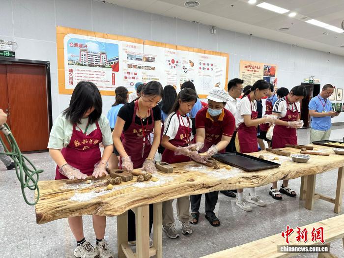 
中日友好医院黄牛代挂号电话票贩子号贩子网上预约挂号,住院检查加快,海外华裔青少年广西研学 感受中华文化魅力