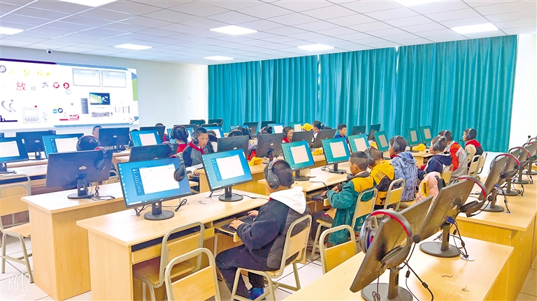 
北京大学第三医院黄牛代挂号电话票贩子号贩子网上预约挂号,住院检查加快,60年变化藏在孩子们的课堂里